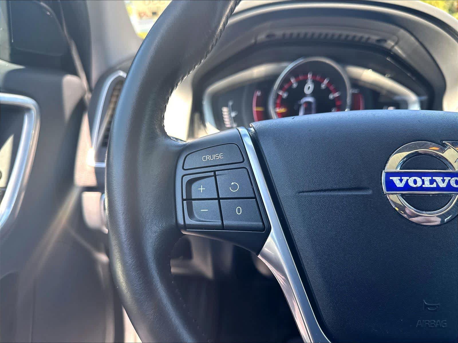 Used 2016 Volvo XC60 T5 Premier w/ Proximity Package FWD image 21