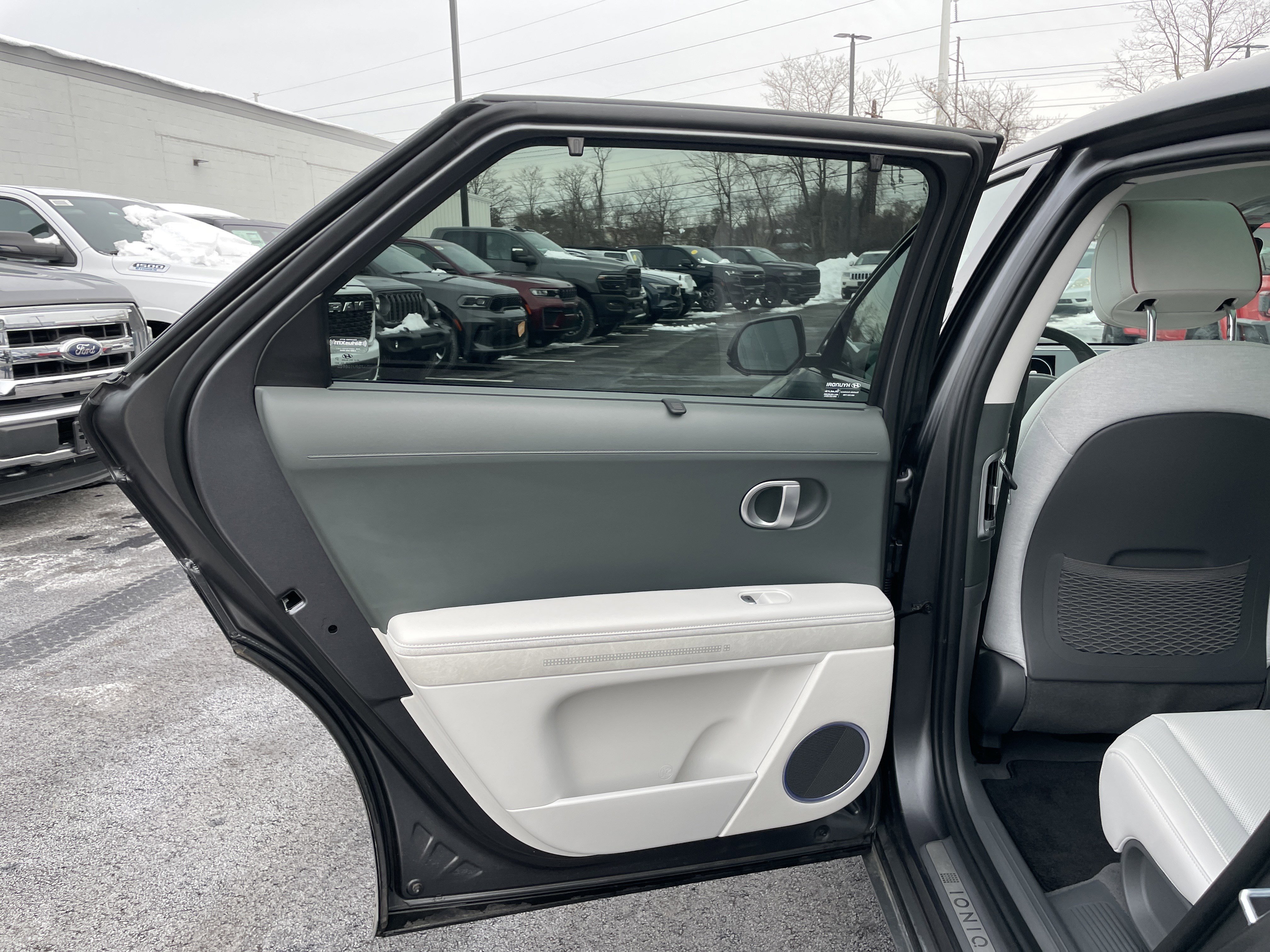 Used 2023 Hyundai Ioniq 5 Limited image 27