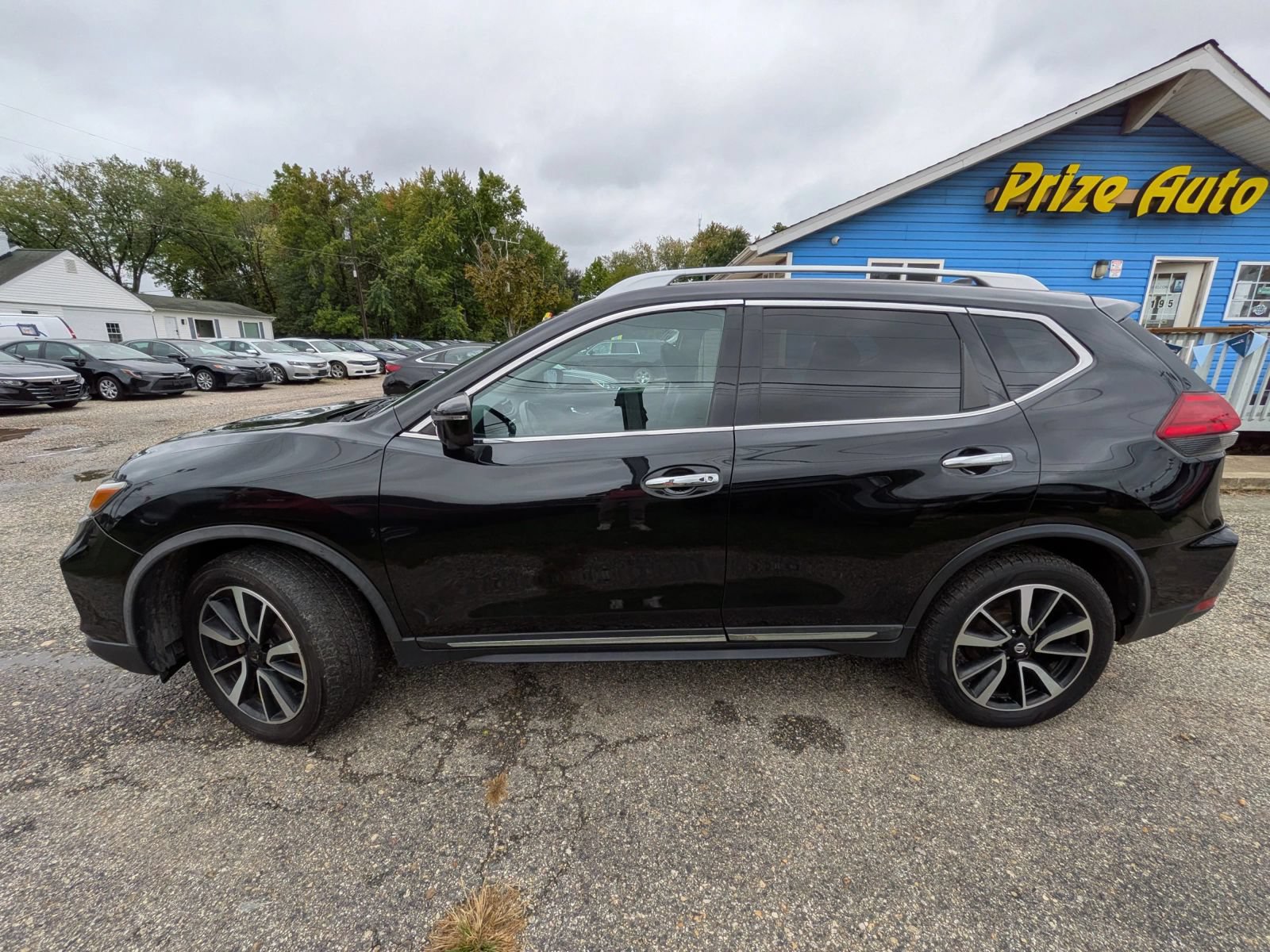 Used 2017 Nissan Rogue SL w/ SL Premium Package AWD/4WD image 2