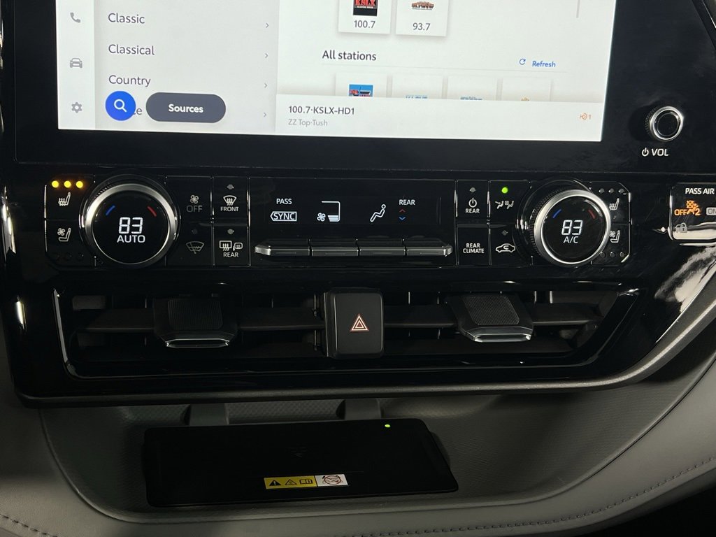 Used 2023 Toyota Highlander Limited image 12