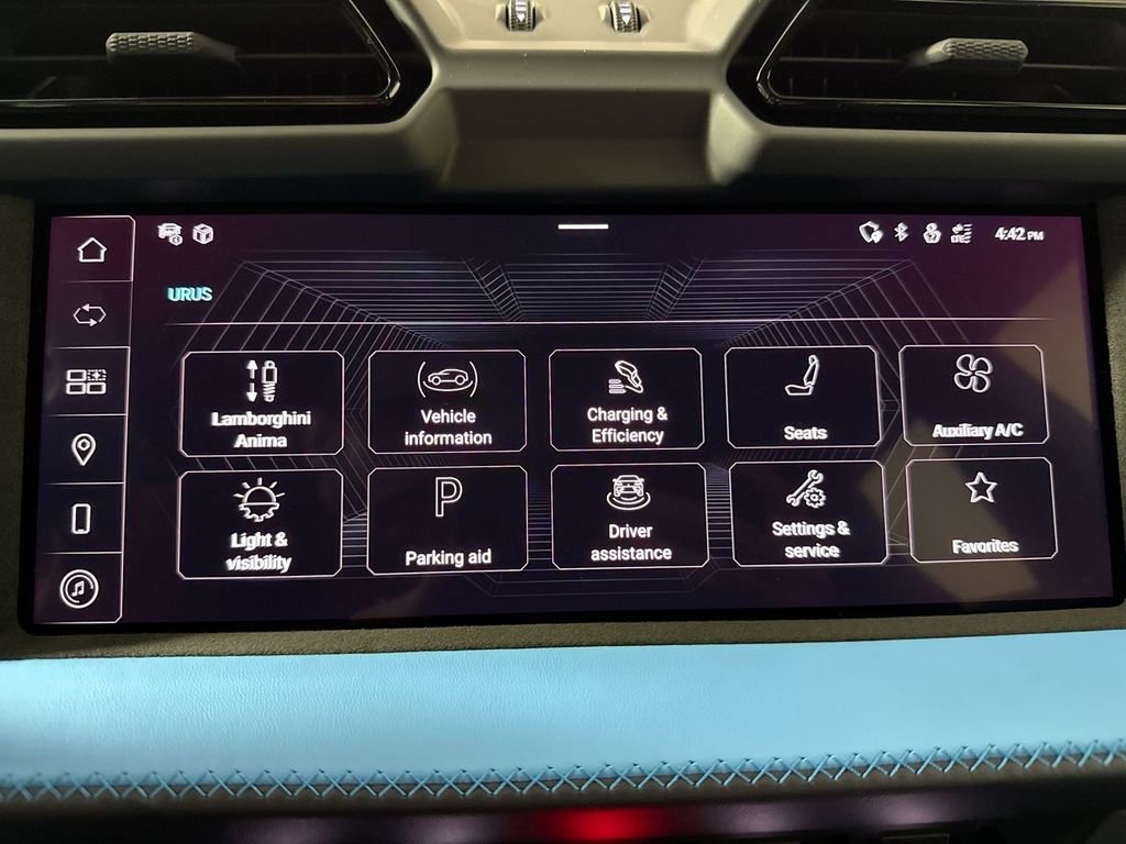 Used 2025 Lamborghini Urus SE image 37