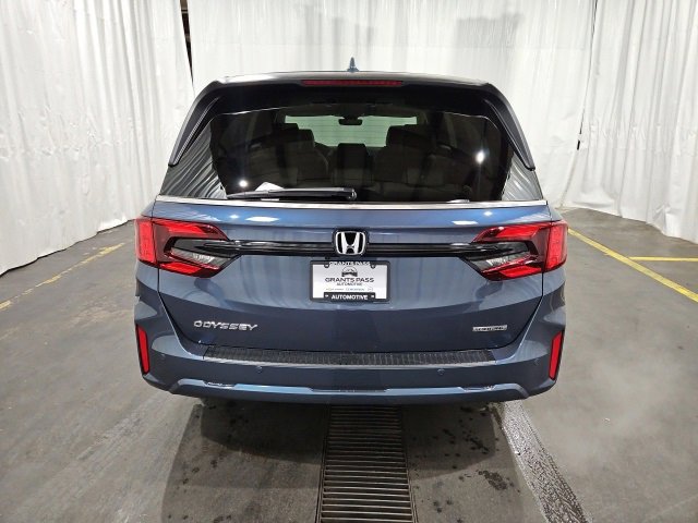 New 2026 Honda Odyssey Touring image 4