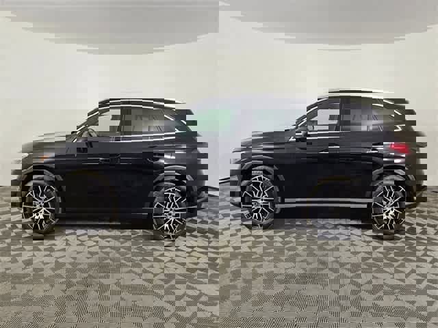 Certified 2025 Mercedes-Benz GLC 300 4MATIC image 2