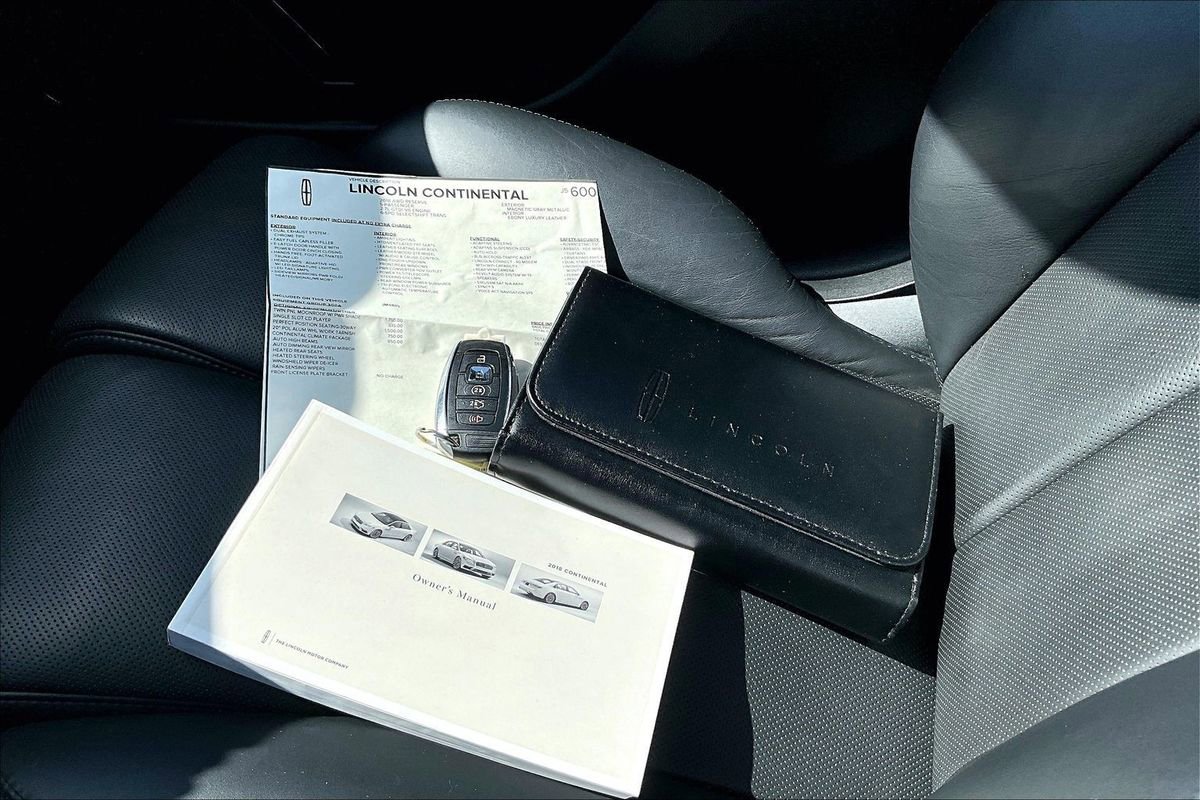 Used 2018 Lincoln Continental Reserve w/ Continental Climate Package image 37