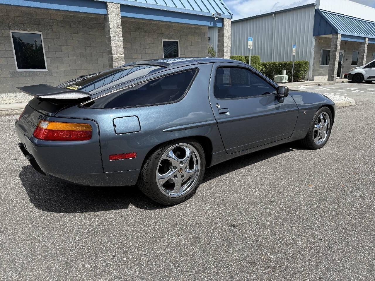 Used 1988 Porsche 928 S4 RWD image 7