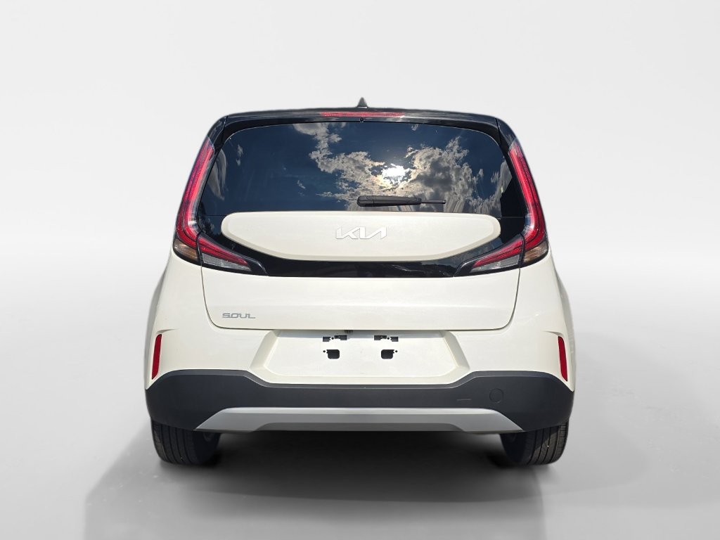 Used 2023 Kia Soul S image 5