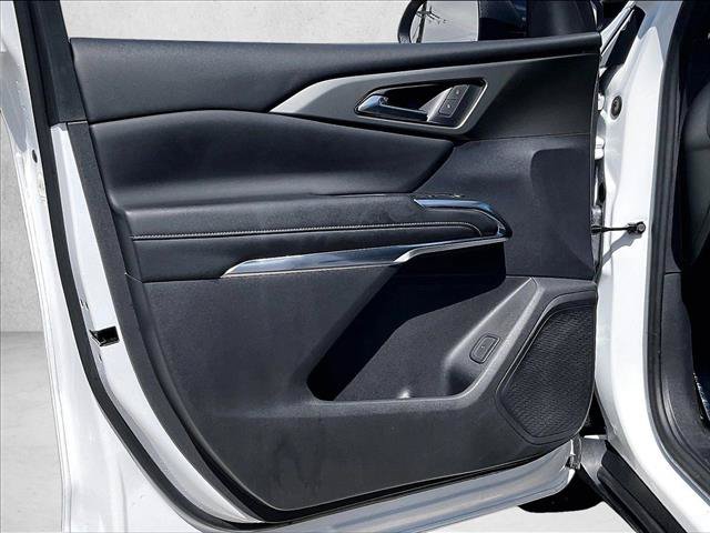 Used 2024 Chevrolet Traverse LS FWD image 17