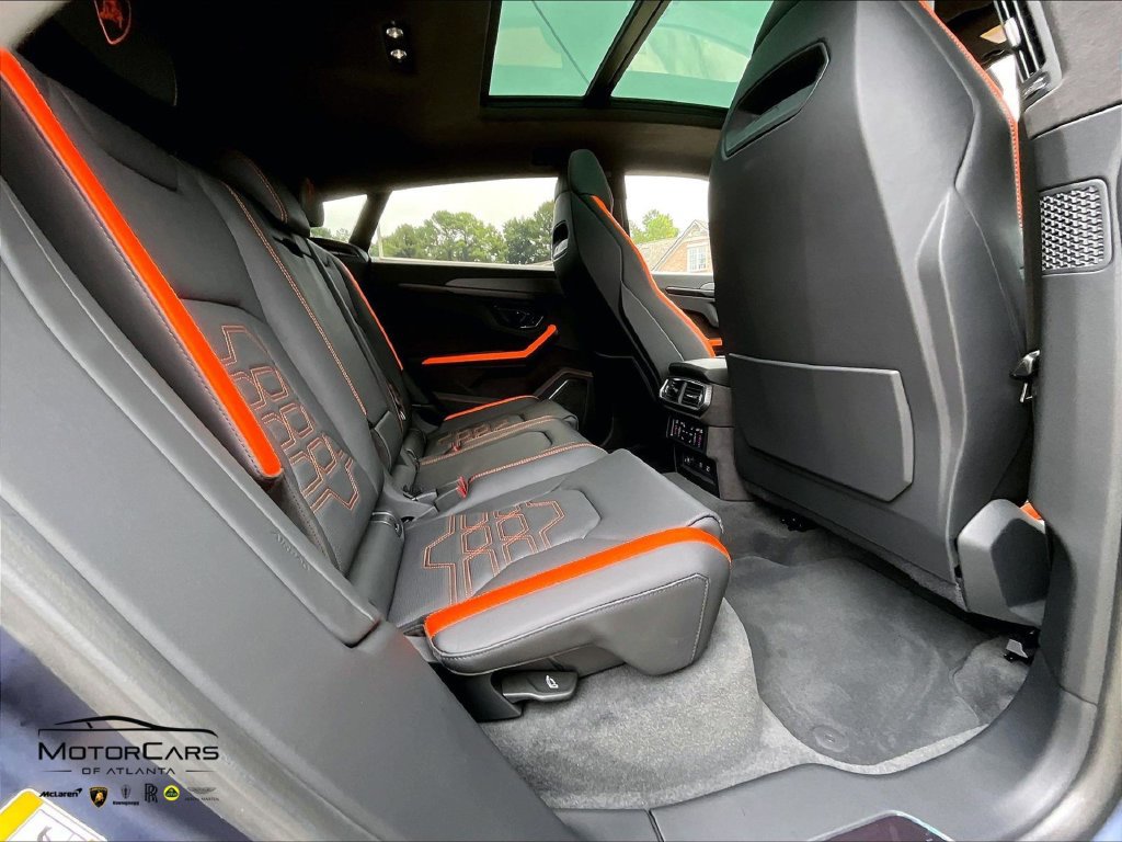 Used 2025 Lamborghini Urus SE AWD/4WD image 23