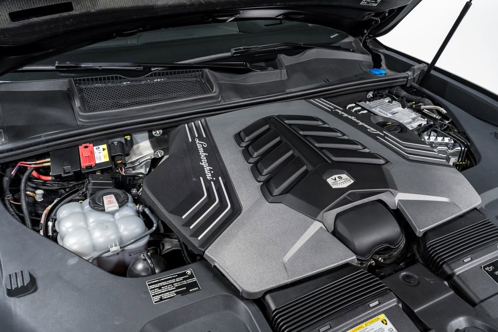 Used 2023 Lamborghini Urus Performante AWD/4WD image 49