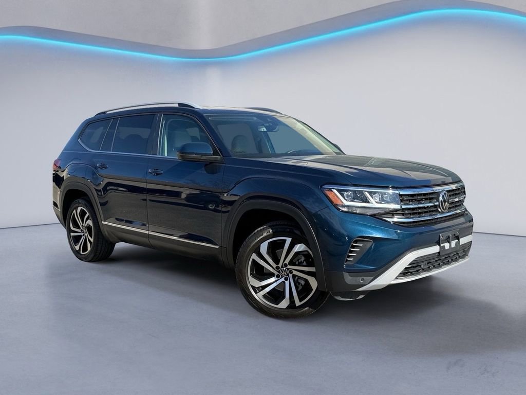 Used 2022 Volkswagen Atlas SEL image 2