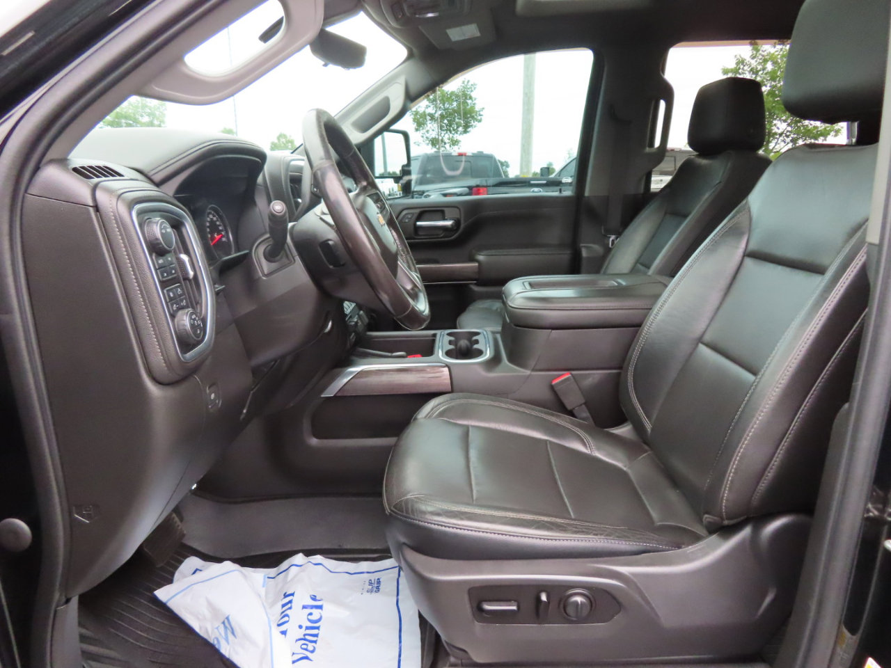 Used 2020 Chevrolet Silverado 2500 LTZ image 30