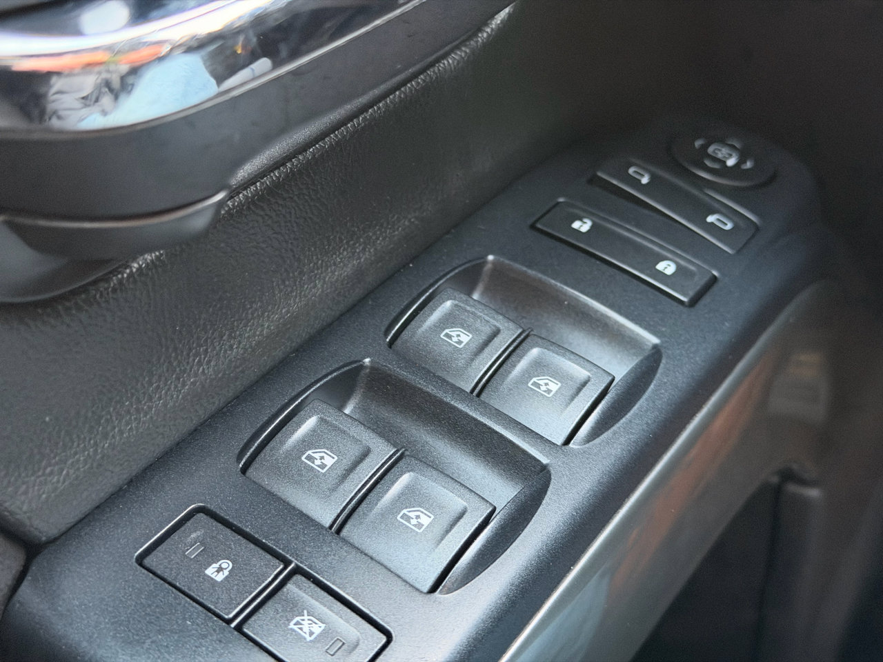 Used 2018 Chevrolet Silverado 1500 LT w/ LT Eassist Package image 24