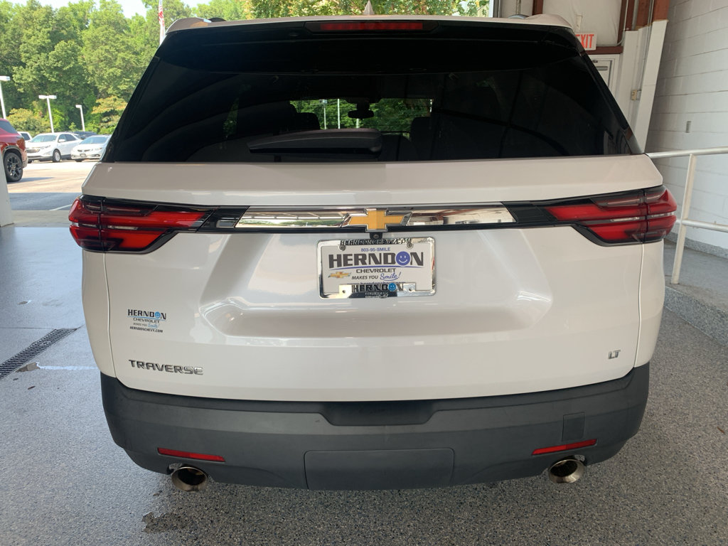 Used 2023 Chevrolet Traverse LT FWD image 7