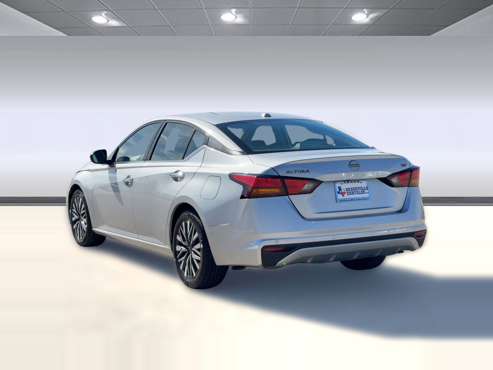 Used 2024 Nissan Altima 2.5 SV image 3