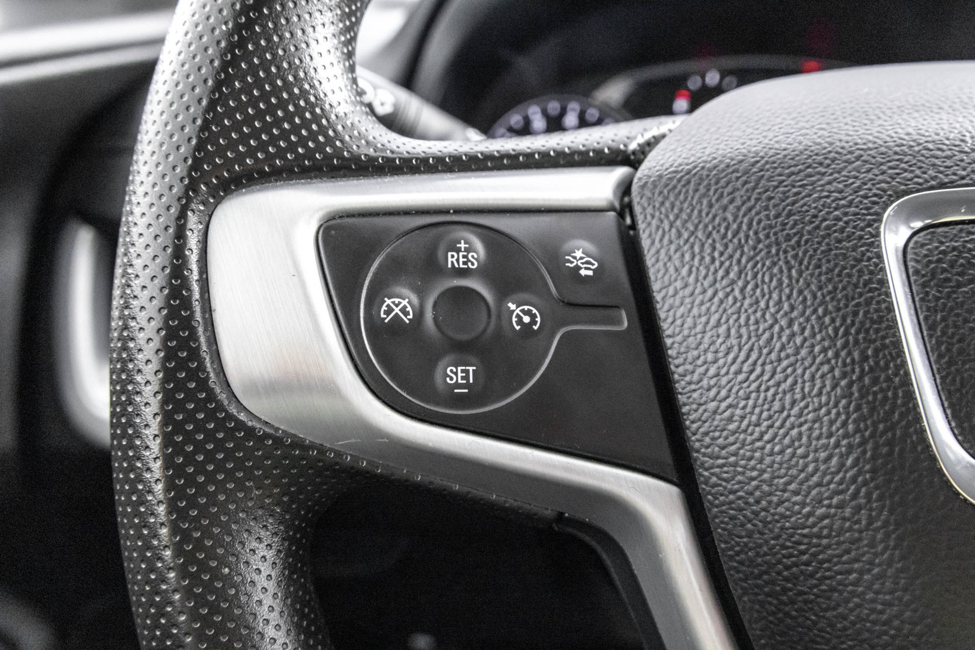 Used 2024 GMC Terrain SLE AWD/4WD image 22