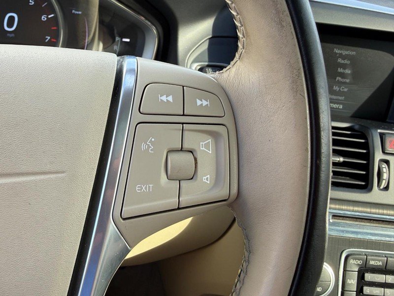 Used 2016 Volvo XC60 T5 Premier w/ Proximity Package FWD image 21