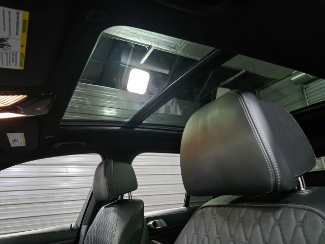 Used 2019 BMW X5 xDrive50i w/ M Sport Package image 14