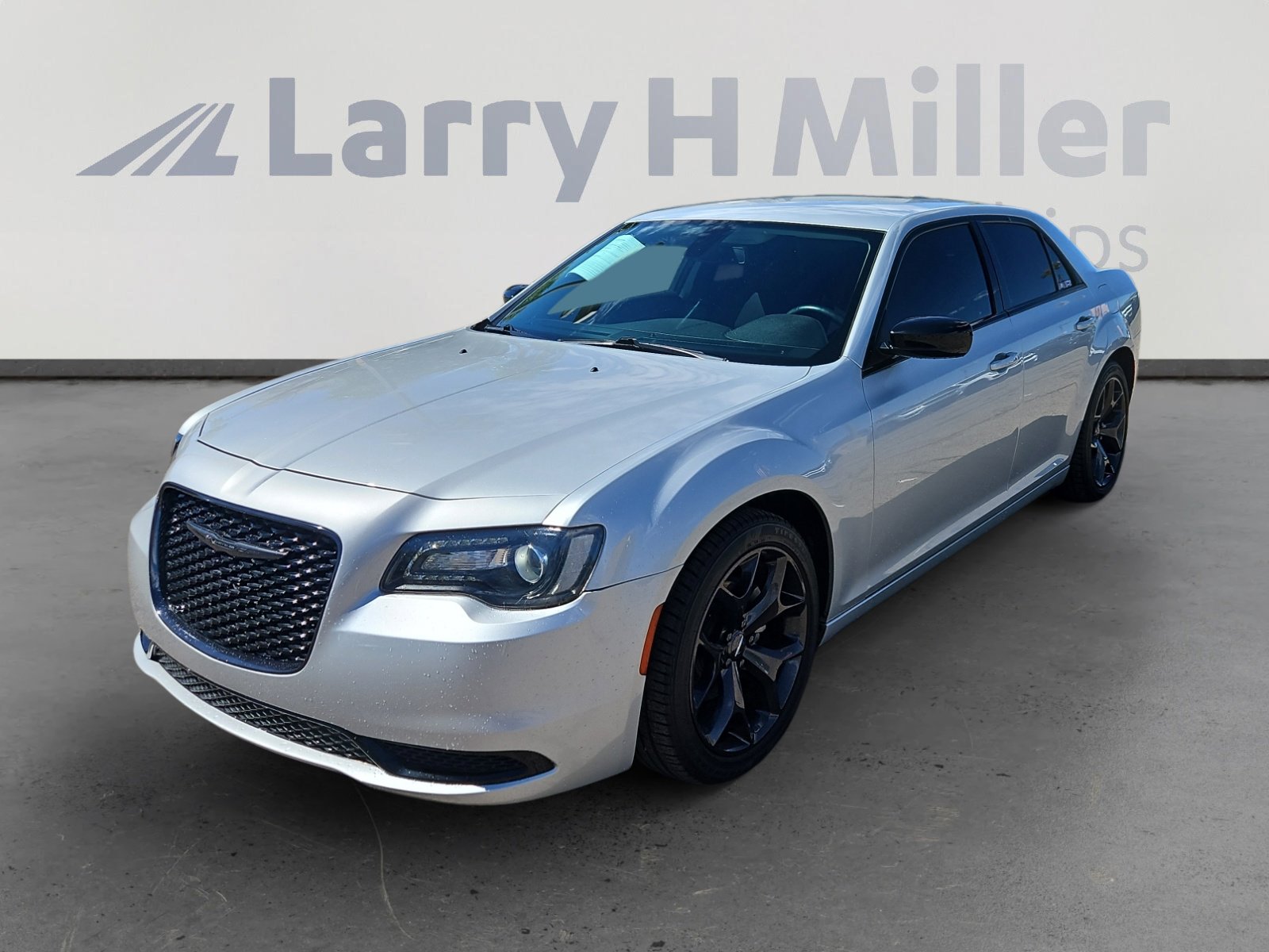 Used 2022 Chrysler 300 Touring w/ Sport Appearance Package video 1