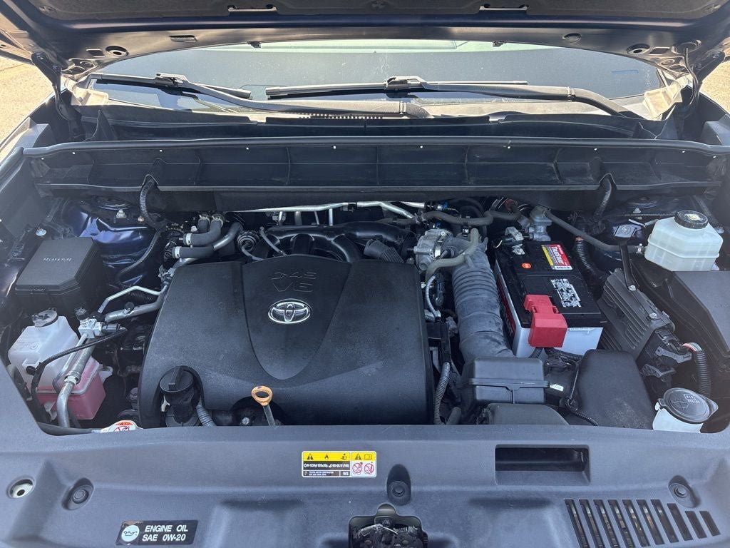 Used 2022 Toyota Highlander XLE AWD/4WD image 43