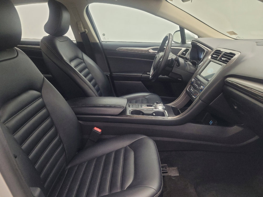 Used 2019 Ford Fusion SEL FWD image 21