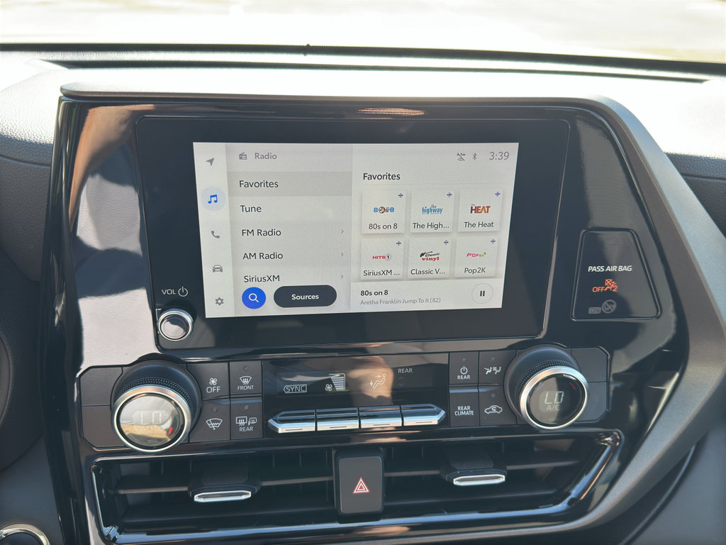 Used 2023 Toyota Highlander LE image 14