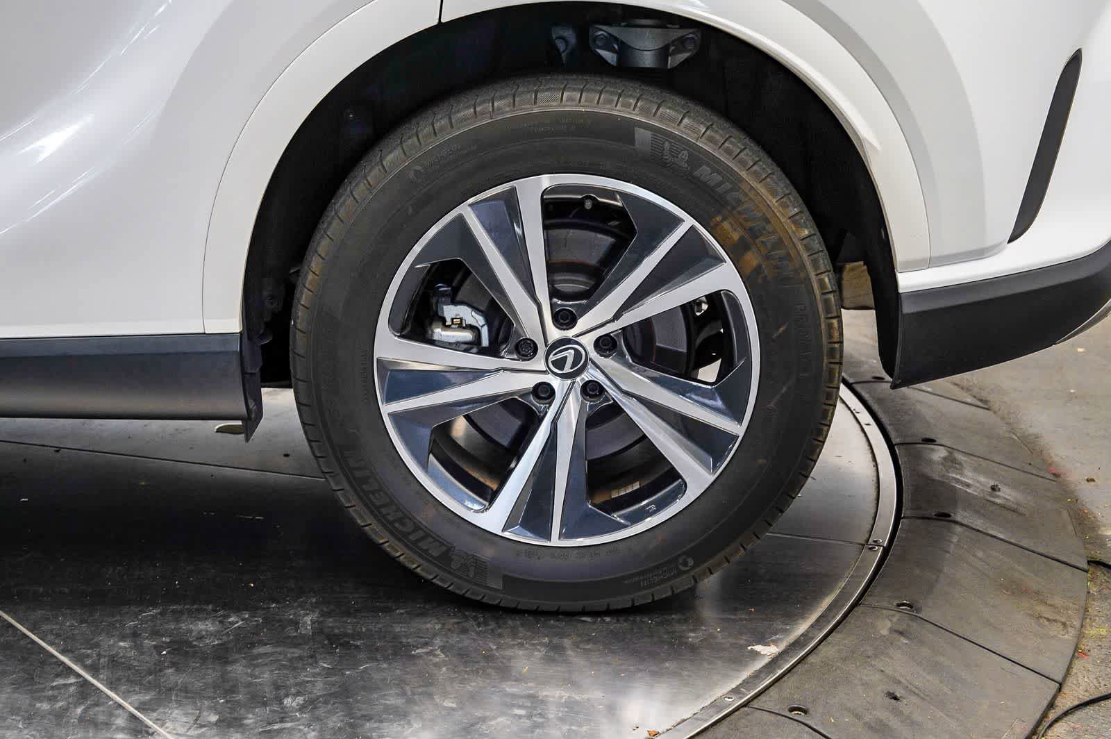 Used 2024 Lexus RX 350 Premium w/ Convenience Package FWD image 10