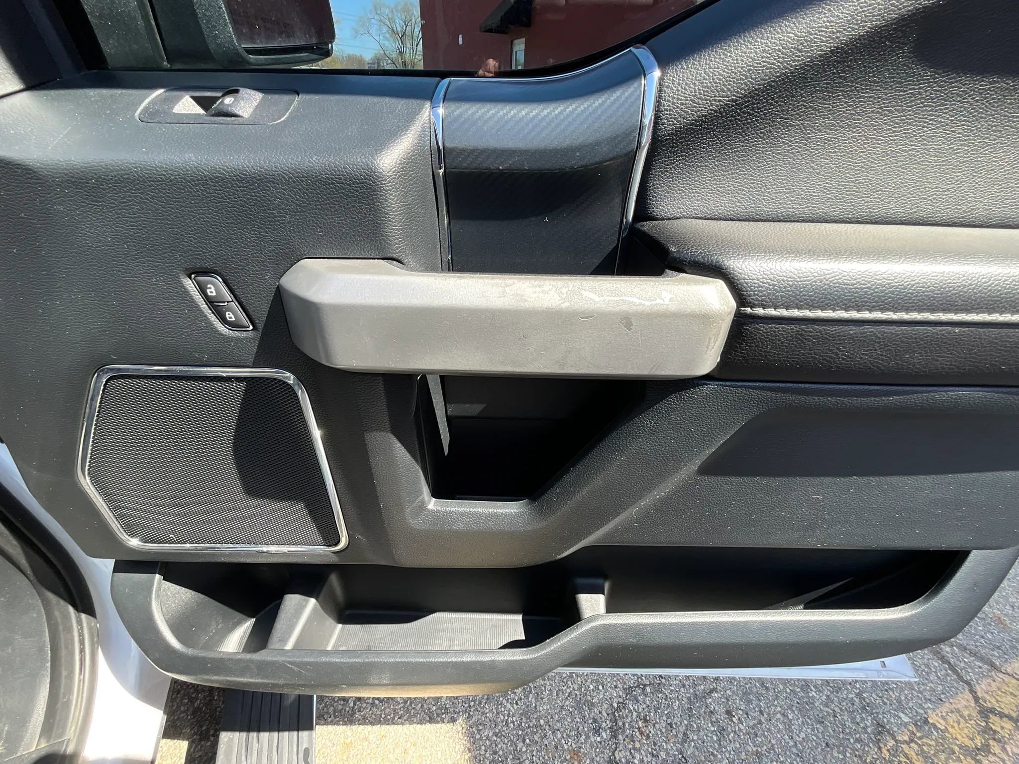 Used 2019 Ford F150 Lariat w/ Equipment Group 502A Luxury AWD/4WD image 30