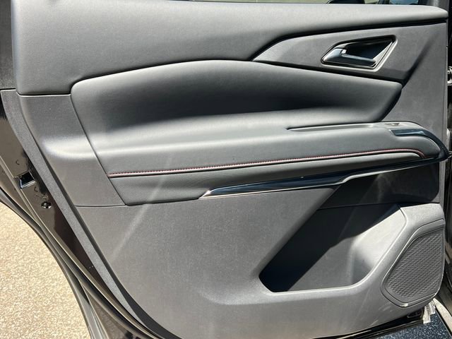 Used 2026 Chevrolet Traverse Z71 w/ LPO, Floor Liner Package AWD/4WD image 40