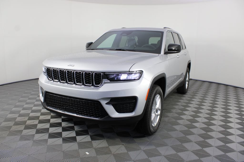 New 2026 Jeep Grand Cherokee Laredo AWD/4WD image 20