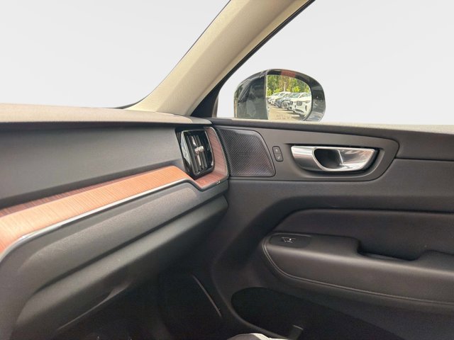 Used 2023 Volvo XC60 B5 Plus w/ Climate Package FWD image 21