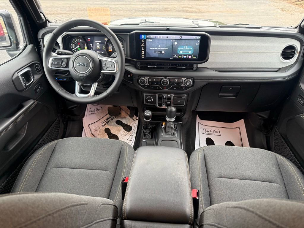 Used 2025 Jeep Wrangler Unlimited Sahara image 46