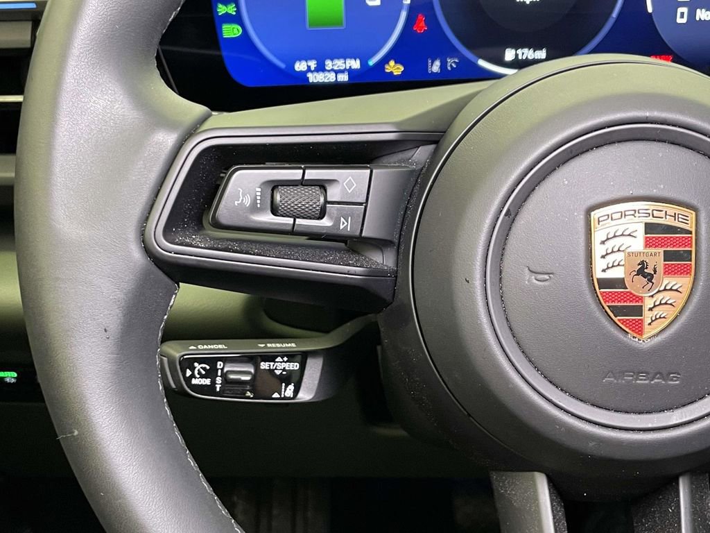 Certified 2025 Porsche Macan 4 Electric image 39