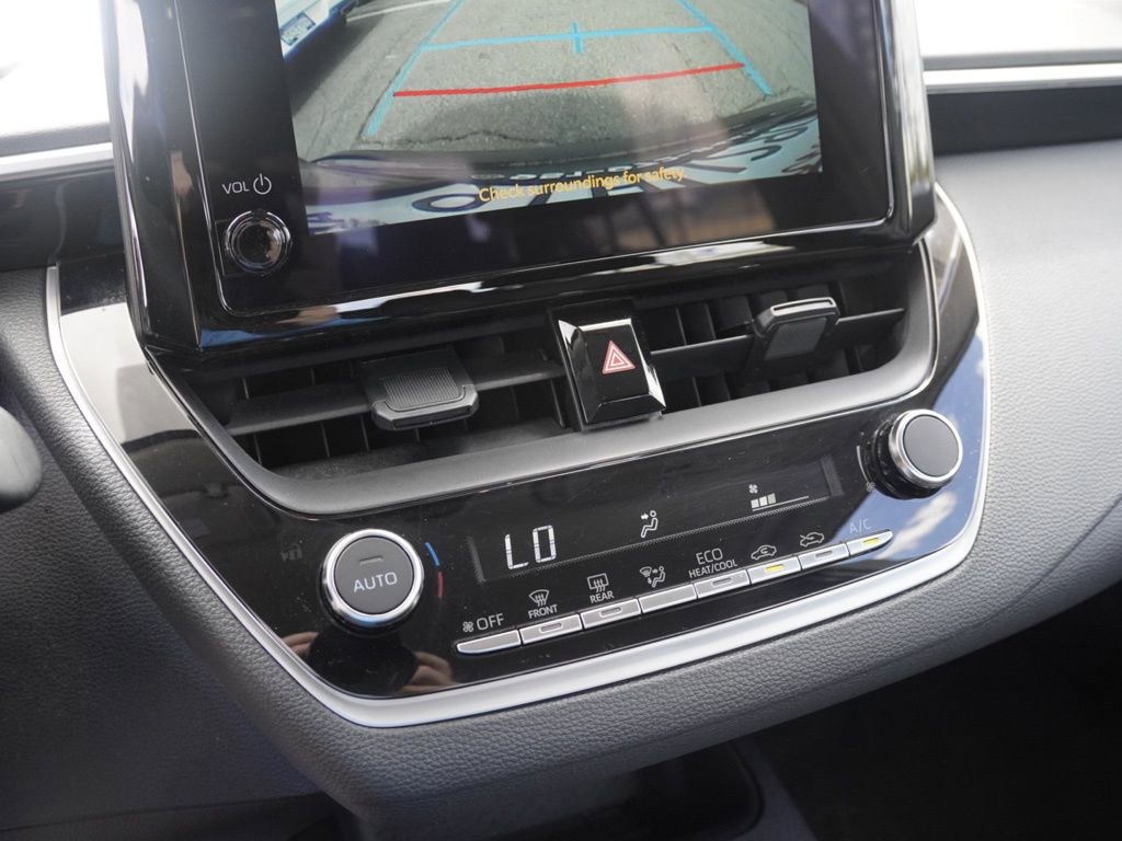 Used 2025 Toyota Corolla LE image 12