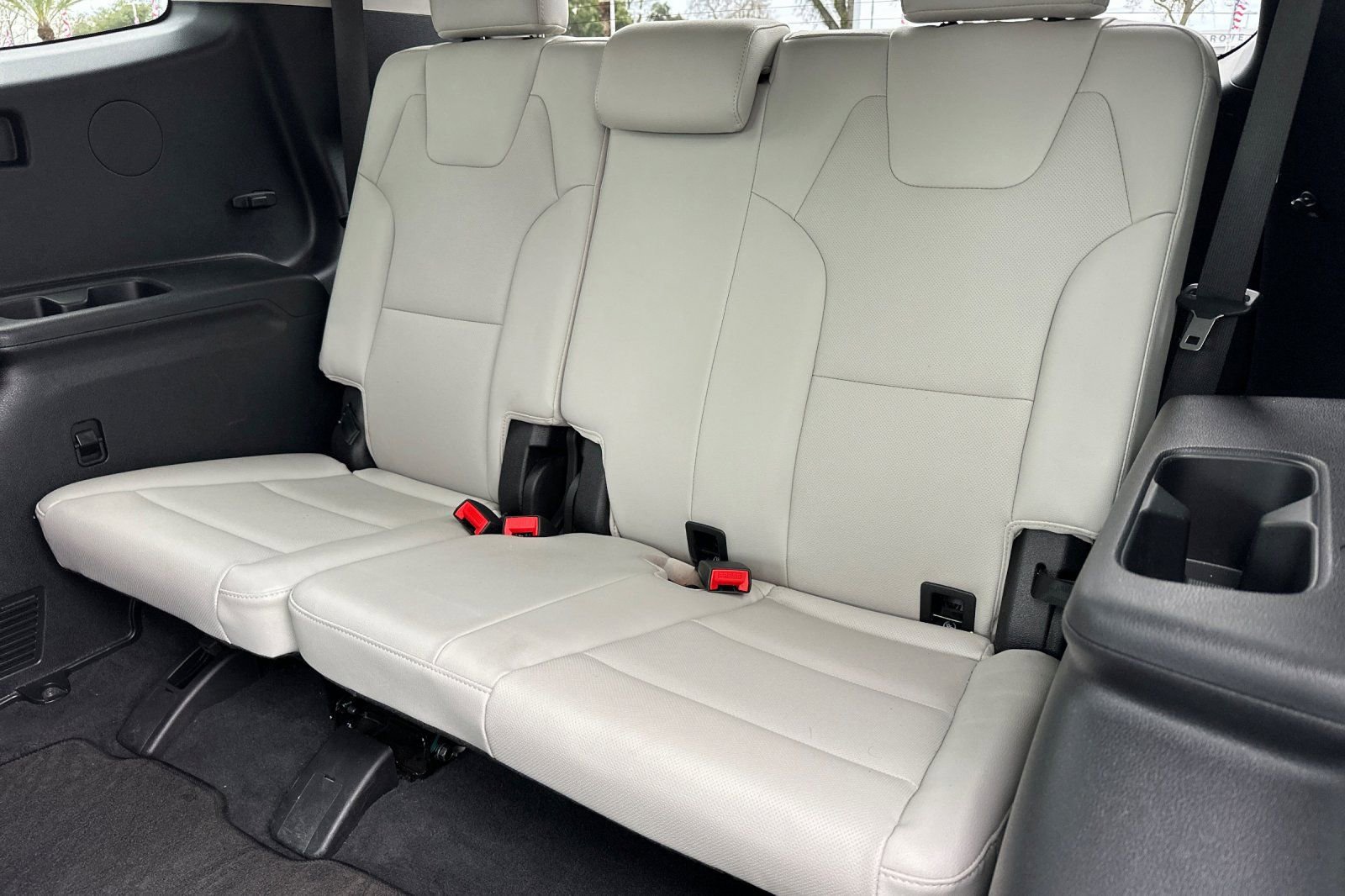 Used 2023 Kia Telluride EX w/ EX Captain's Chair Package image 15