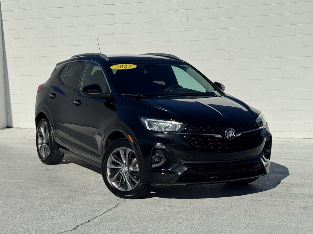 Used 2023 Buick Encore GX Select w/ Sport Touring Package image 2