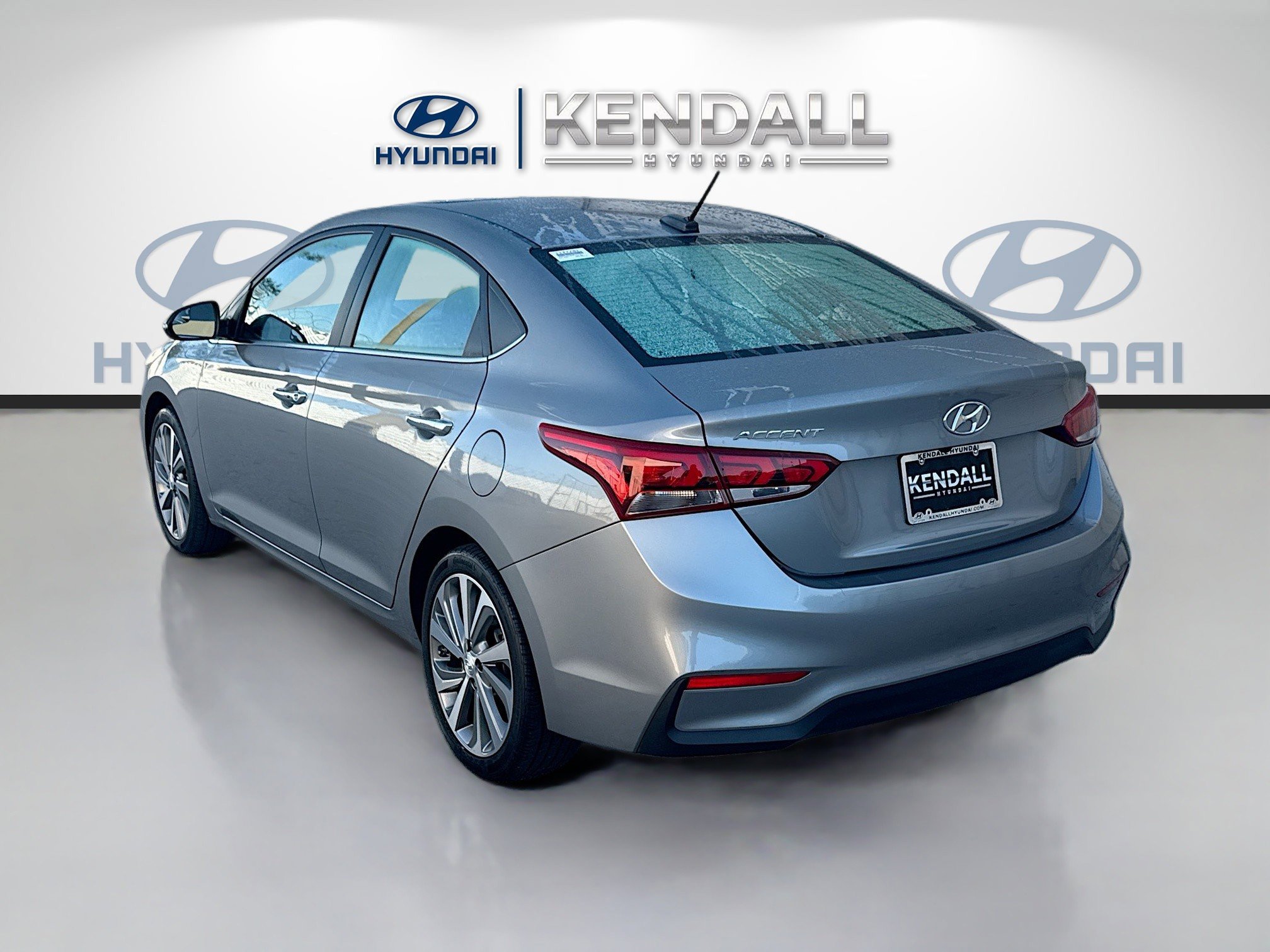 Used 2022 Hyundai Accent Limited image 4