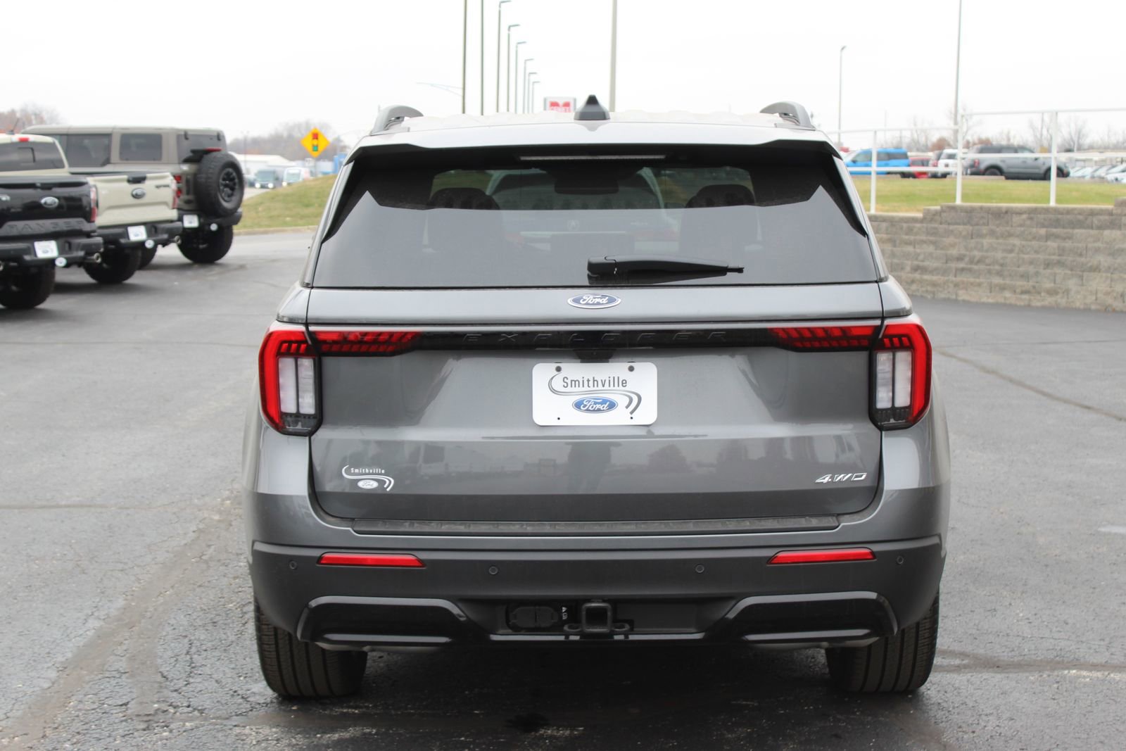 New 2026 Ford Explorer ST-Line w/ ST-Line Street Pack image 4