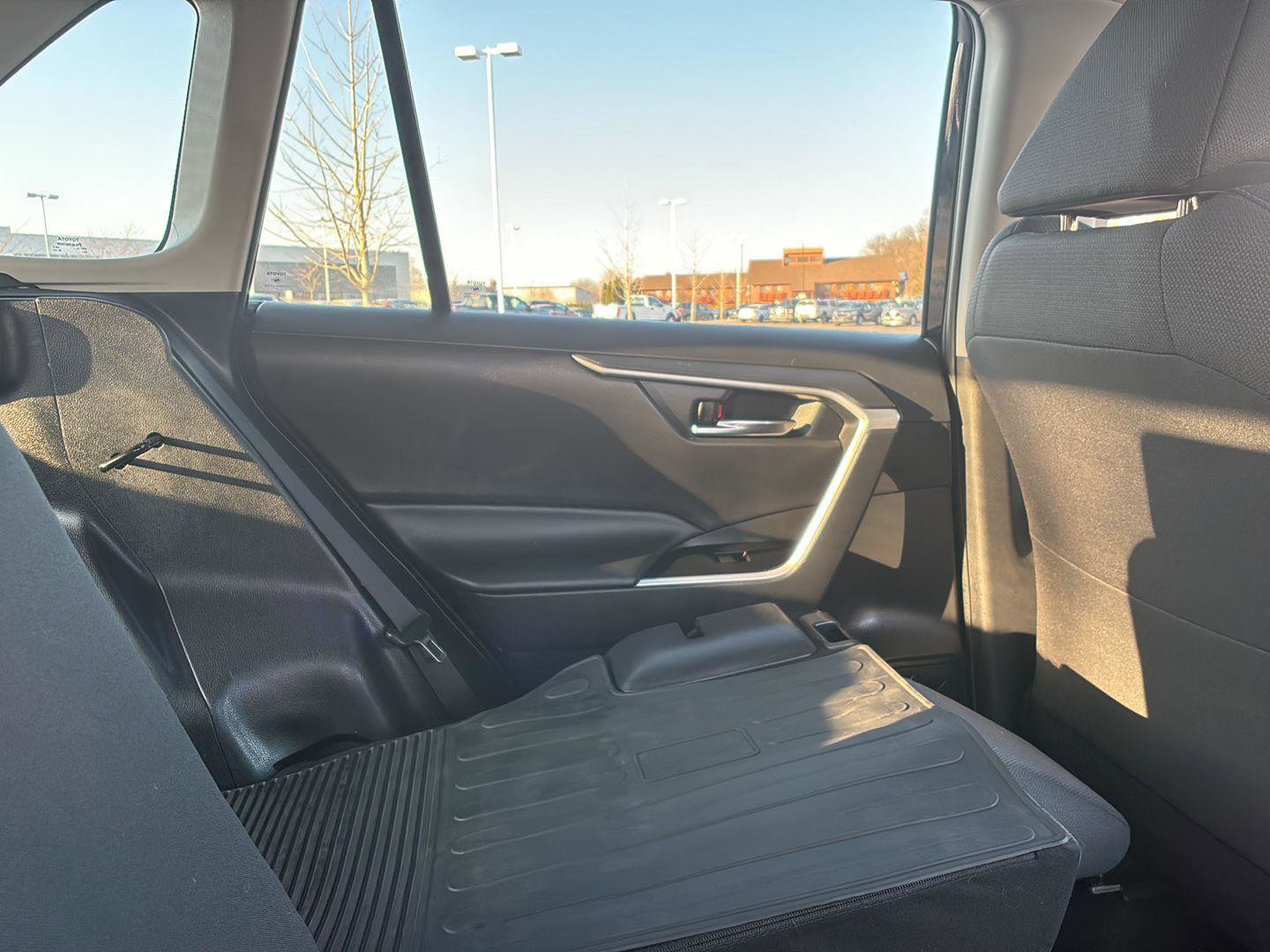 Used 2021 Toyota RAV4 XLE image 7