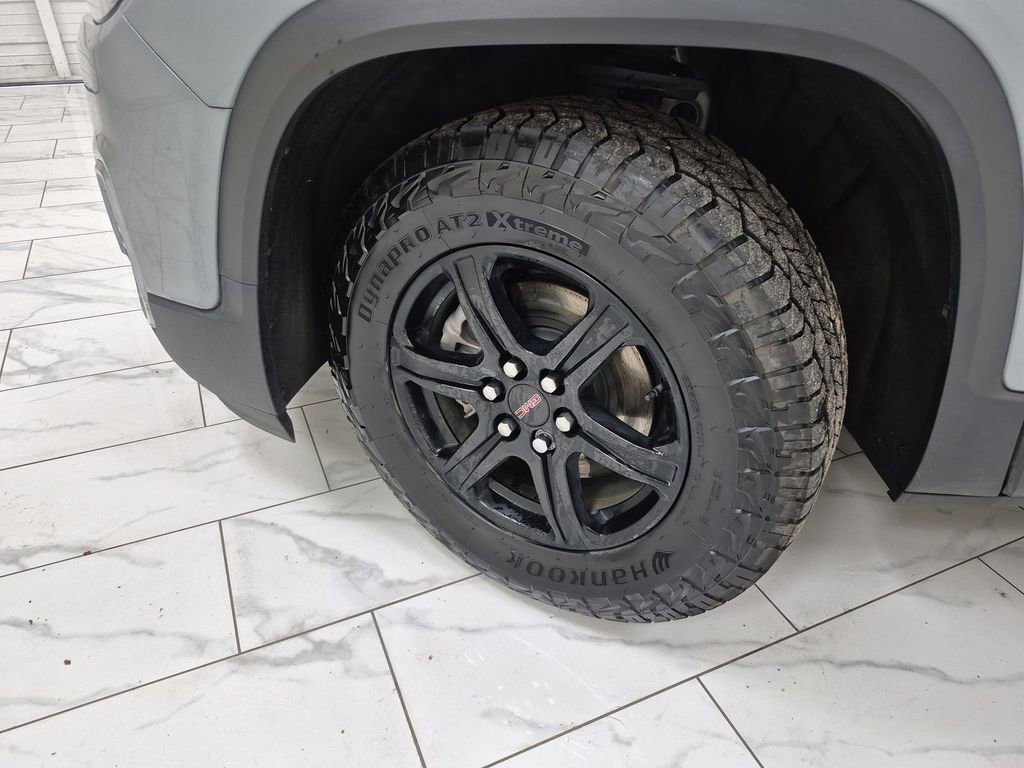 Used 2023 GMC Acadia AT4 w/ Technology Package image 34