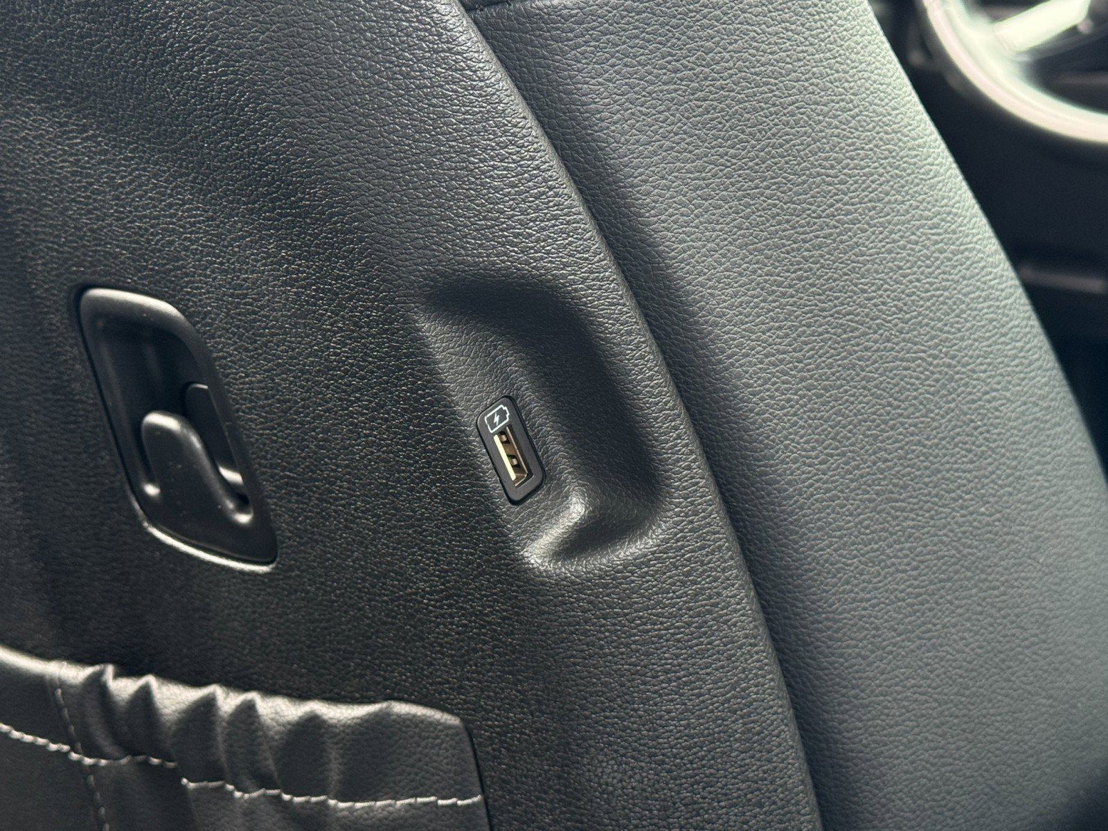 Used 2022 Kia Telluride EX w/ EX Premium Package image 31