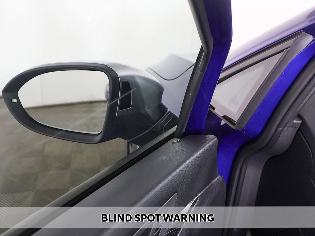 Used 2024 Volkswagen Golf R AWD/4WD image 8