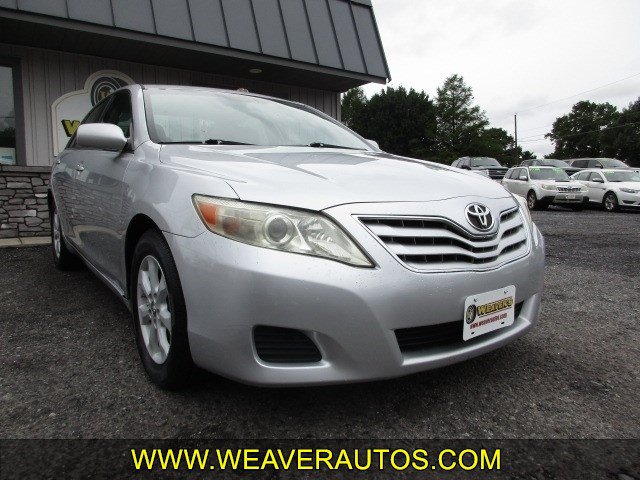 Used 2010 Toyota Camry LE FWD image 1