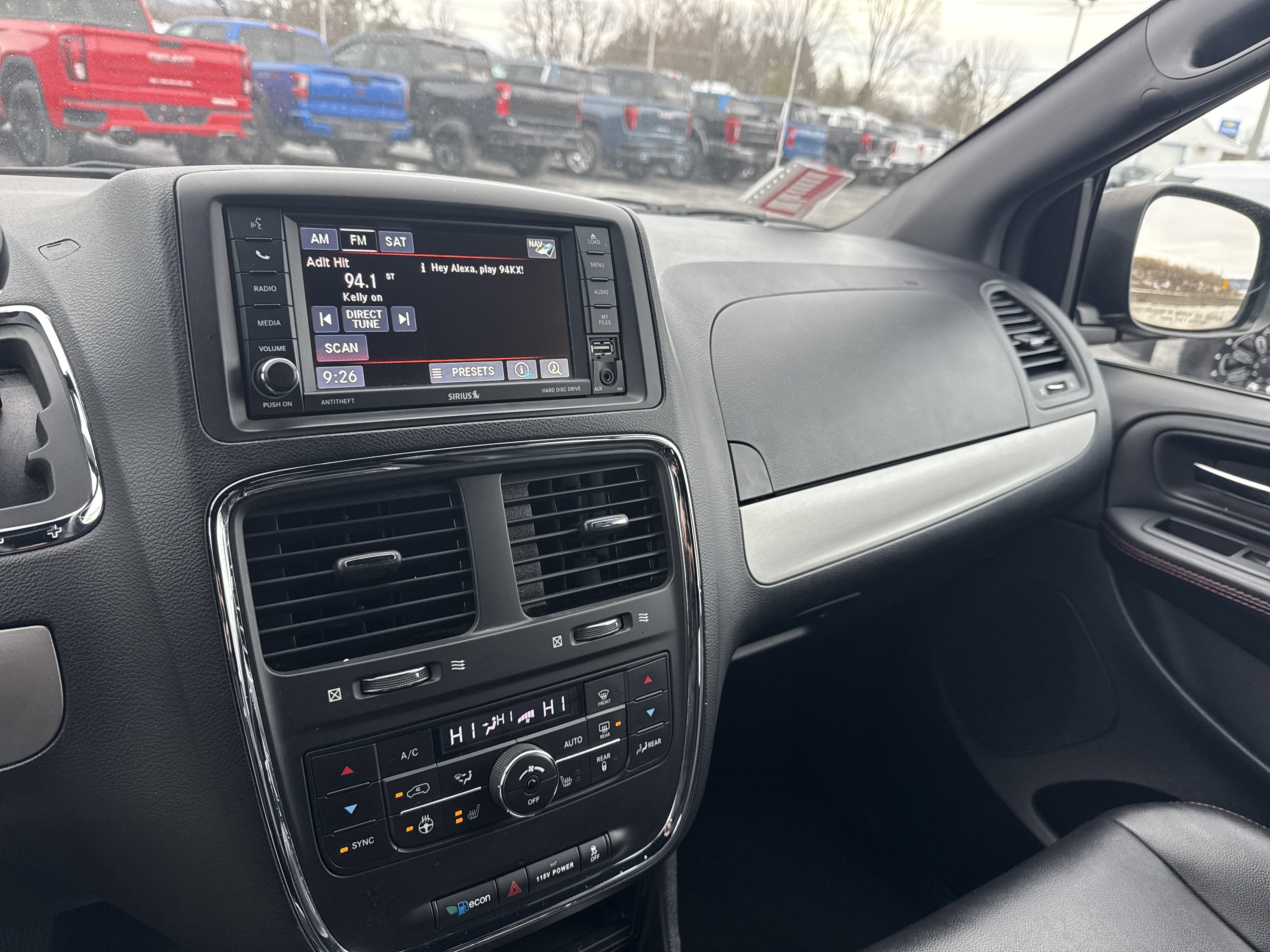 Used 2017 Dodge Grand Caravan GT image 23