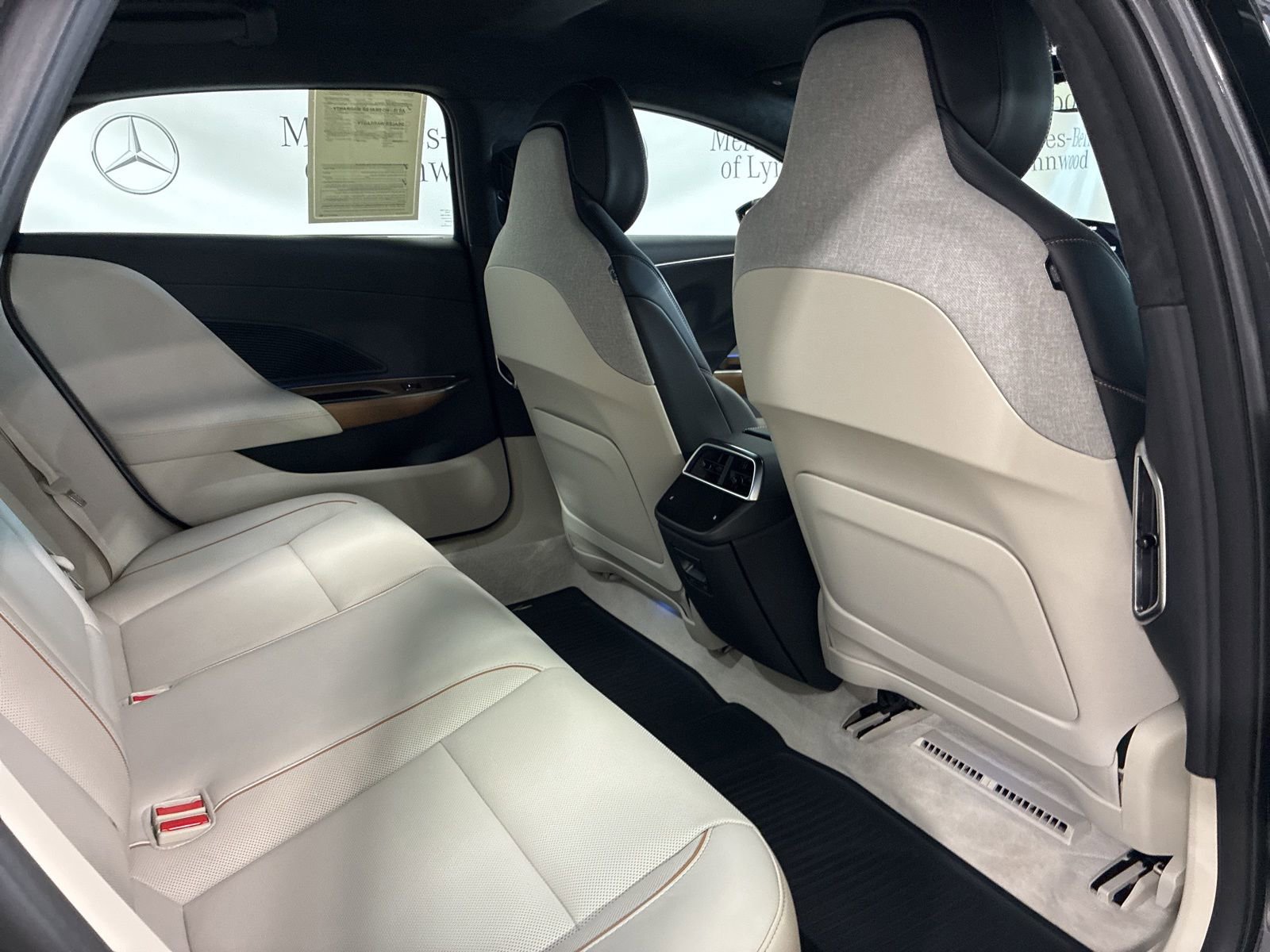 Used 2025 Lucid Air Touring image 30