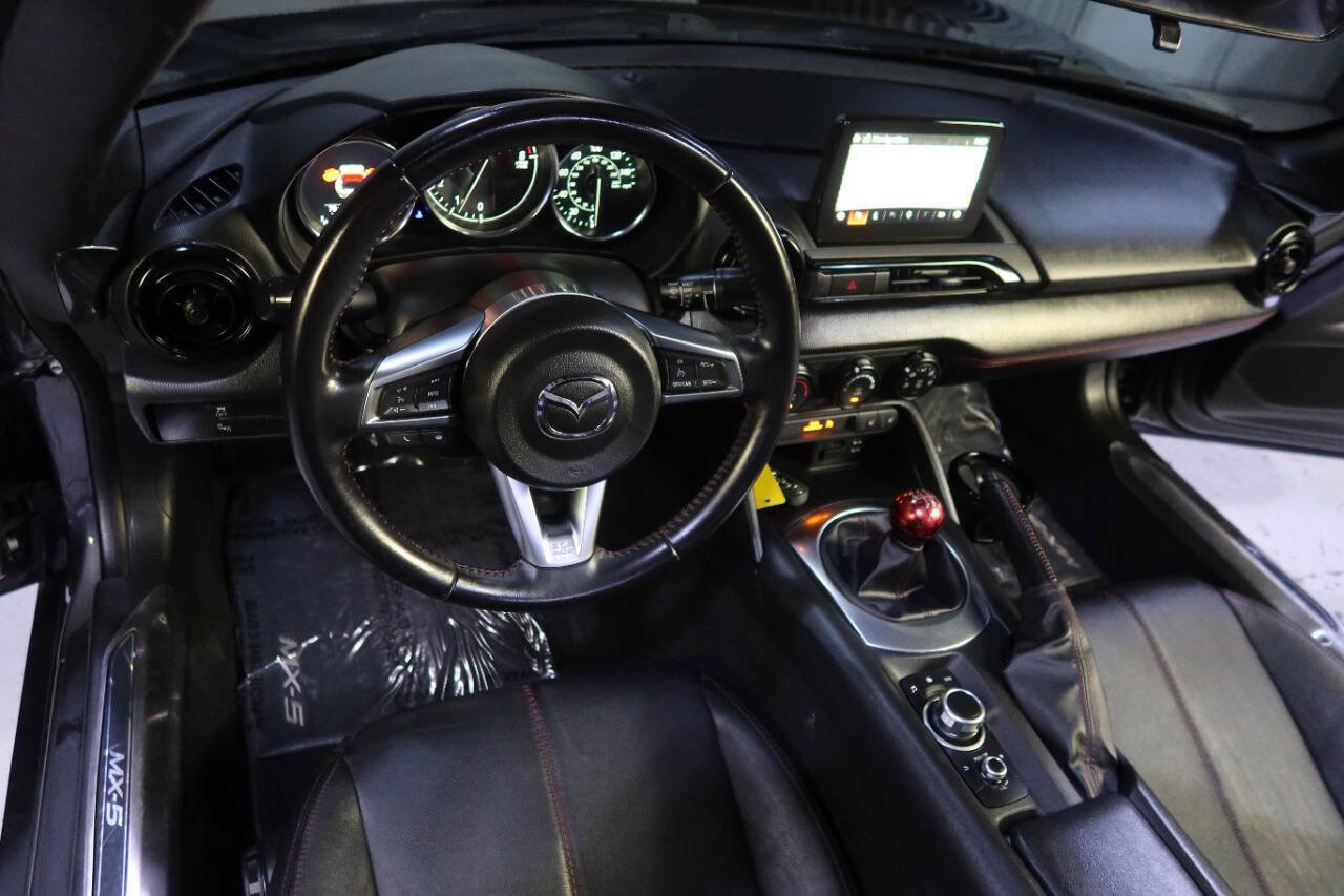 Used 2018 MAZDA MX-5 Miata RF Club w/ Brembo/BBS Package RWD image 17