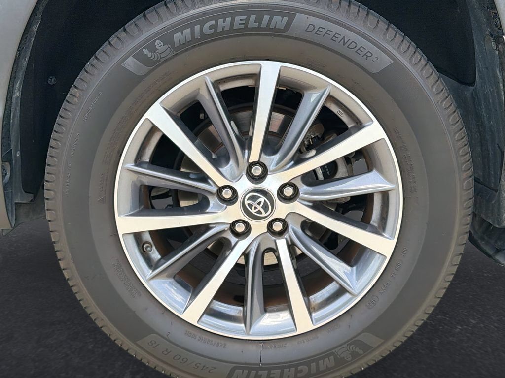 Used 2019 Toyota Highlander XLE FWD image 31