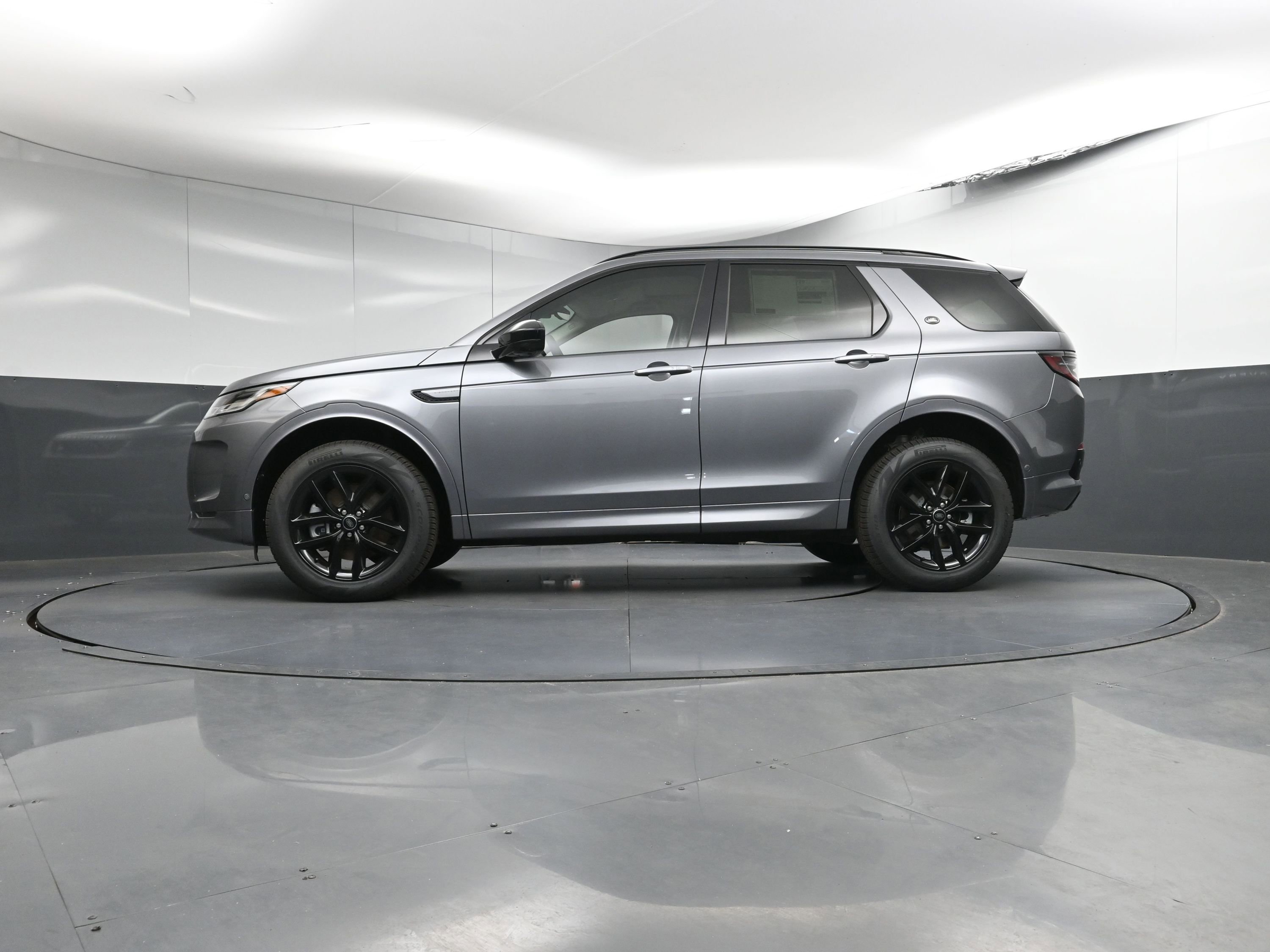 New 2025 Land Rover Discovery Sport S image 29