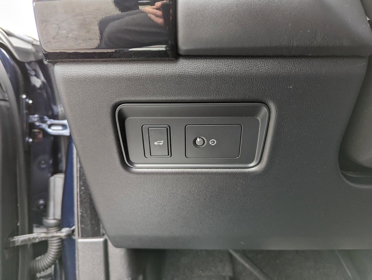 Used 2022 Land Rover Range Rover P525 Westminster Edition image 14