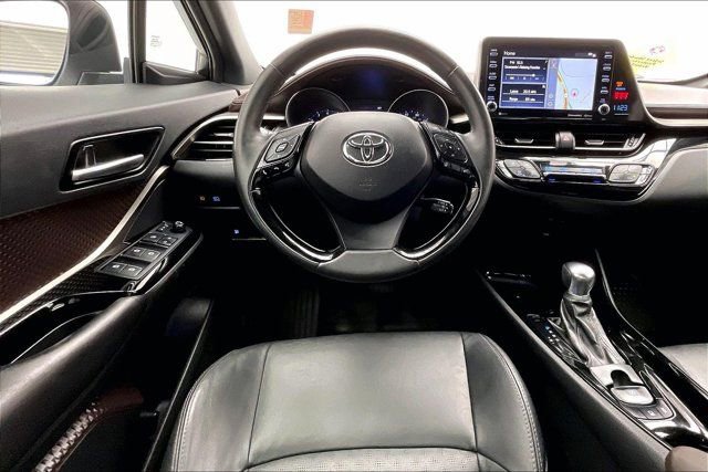 Used 2019 Toyota C-HR Limited image 4
