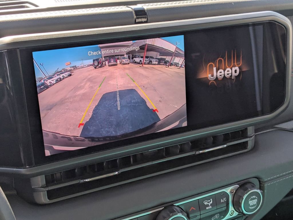 Used 2025 Jeep Wrangler Unlimited Rubicon image 21